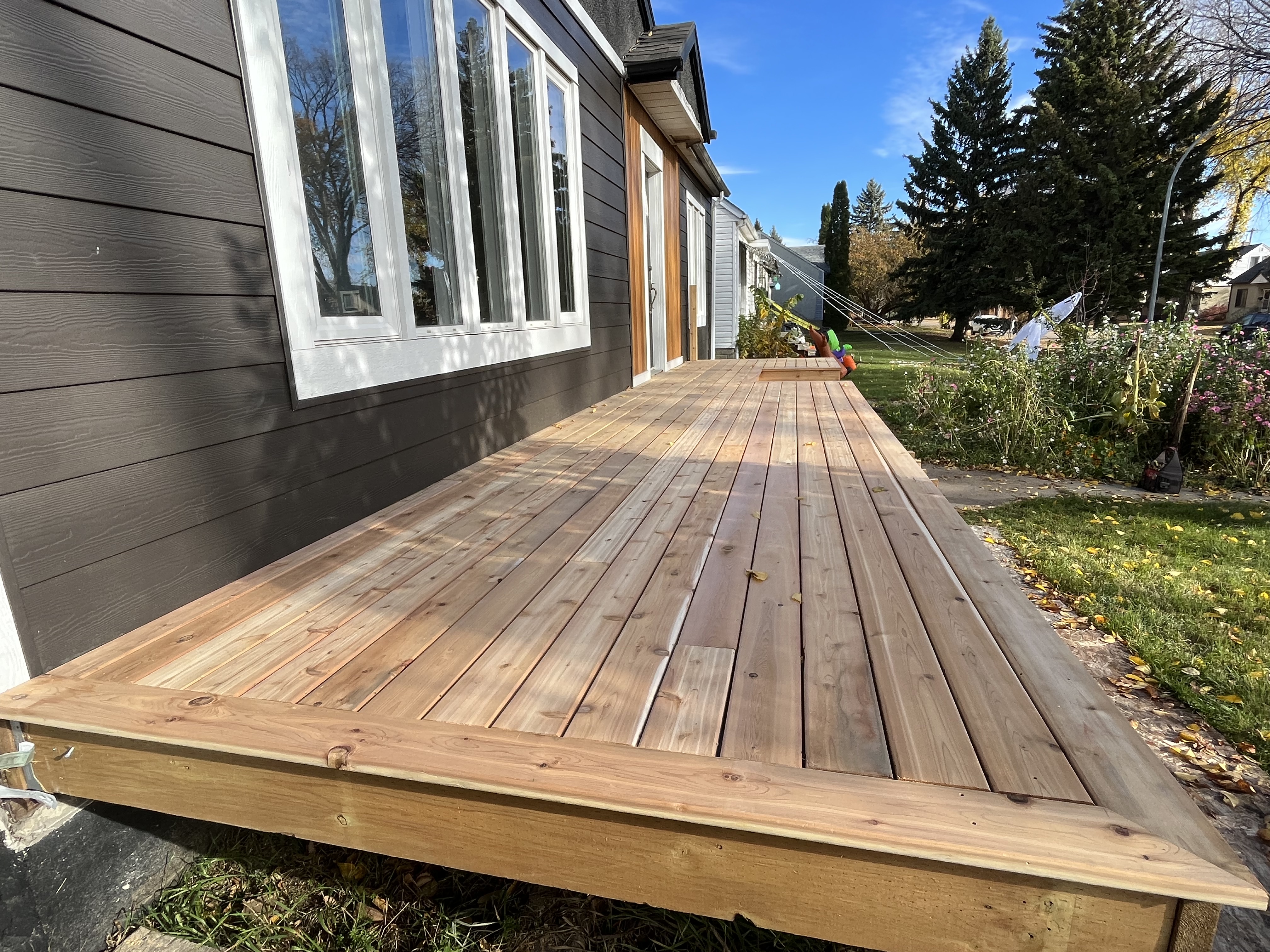 Cedar deck build in Edmonton, AB